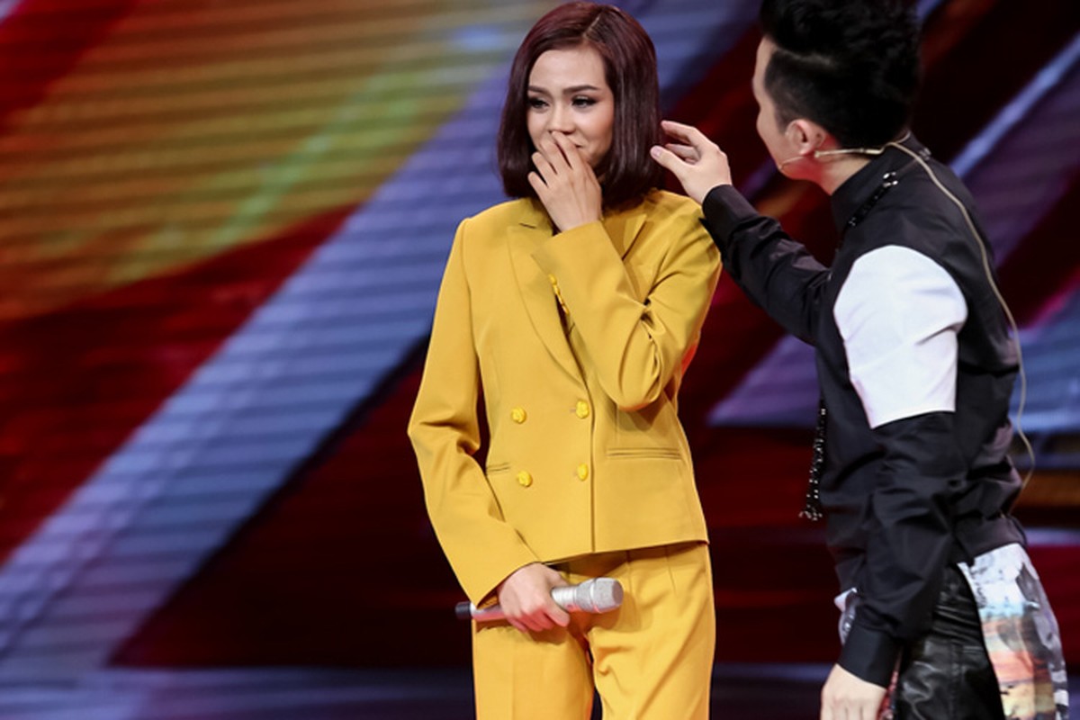 Tung Duong lau nuoc mat cho nu thi sinh The X-Factor 2016-Hinh-4